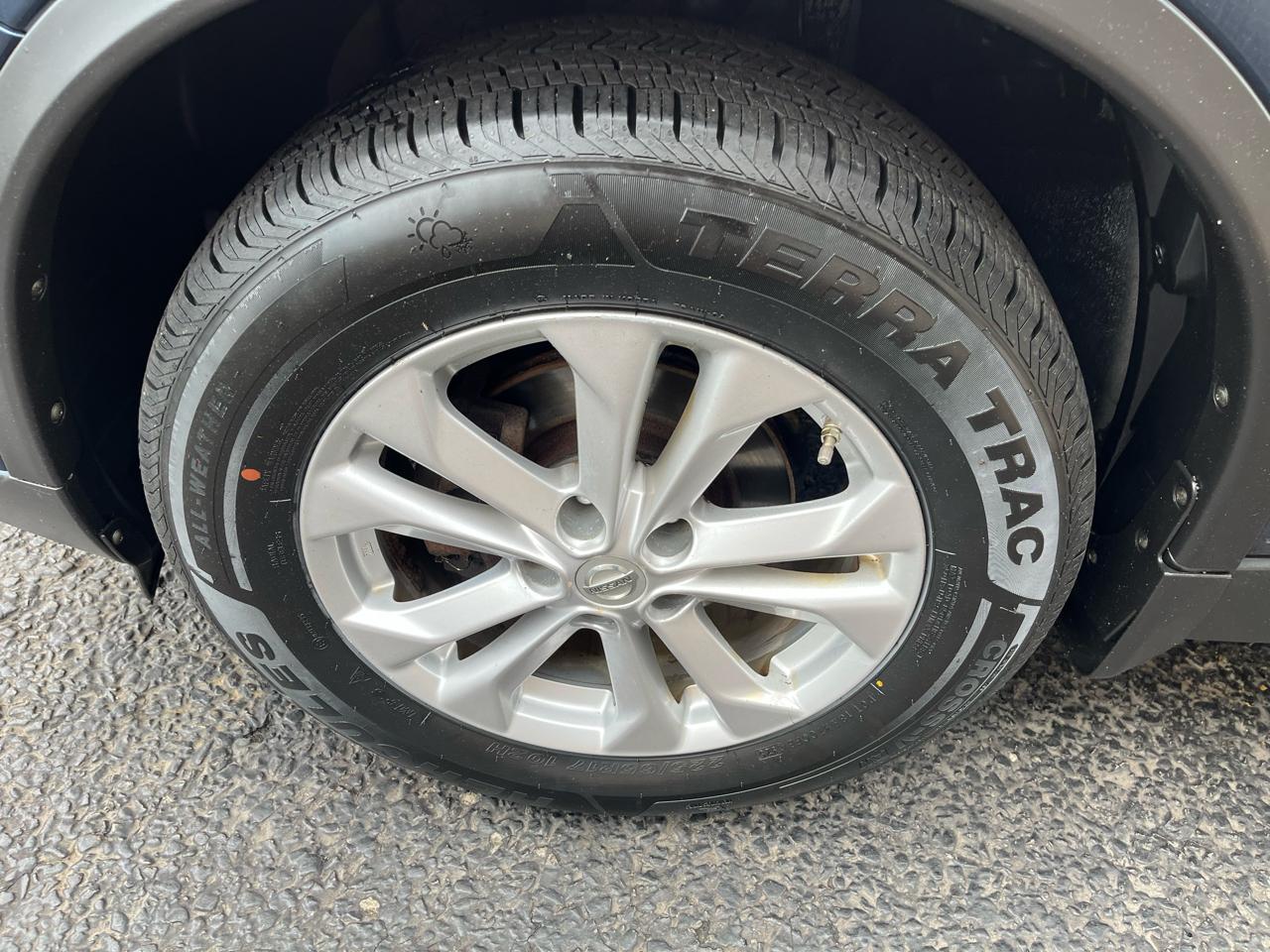 Nissan Rogue SV AWD 2015
