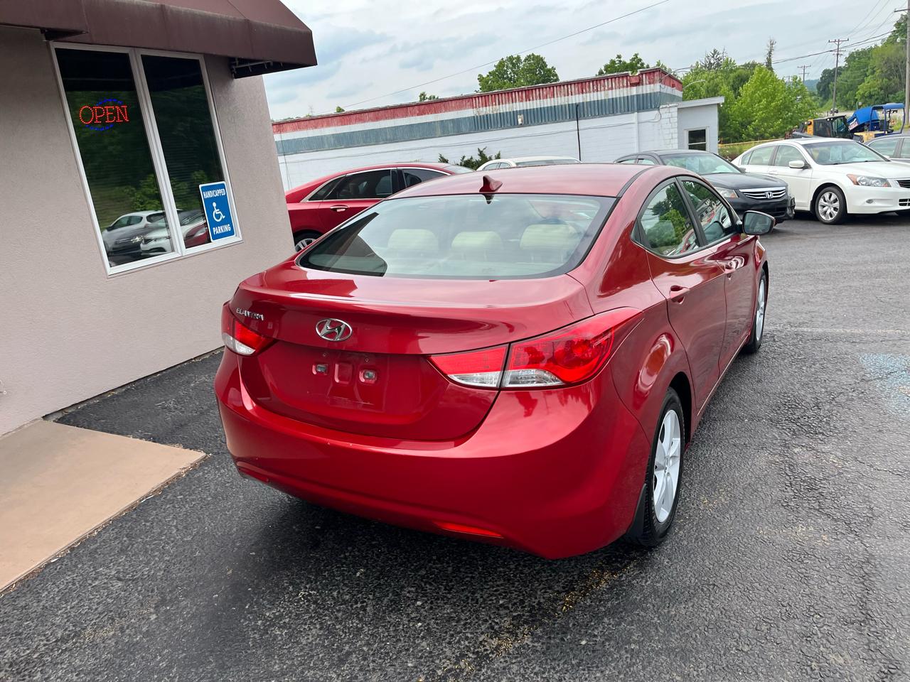 Hyundai Elantra GLS Auto 2013
