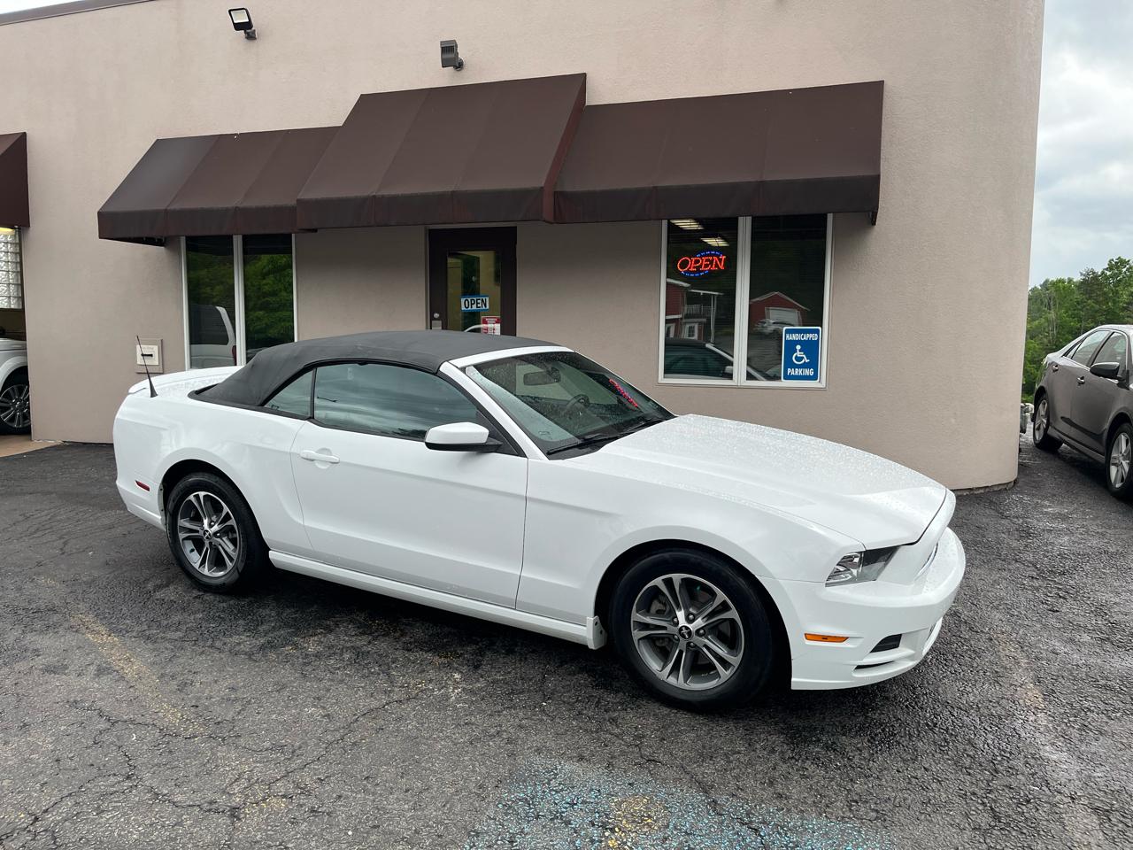 Ford Mustang V6 Convertible 2014