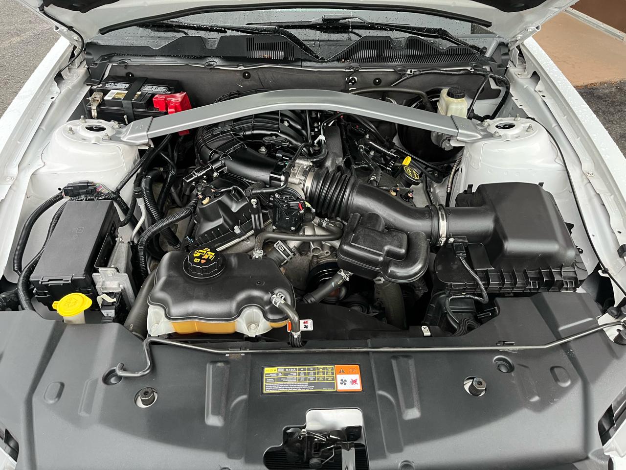 Ford Mustang V6 Convertible 2014