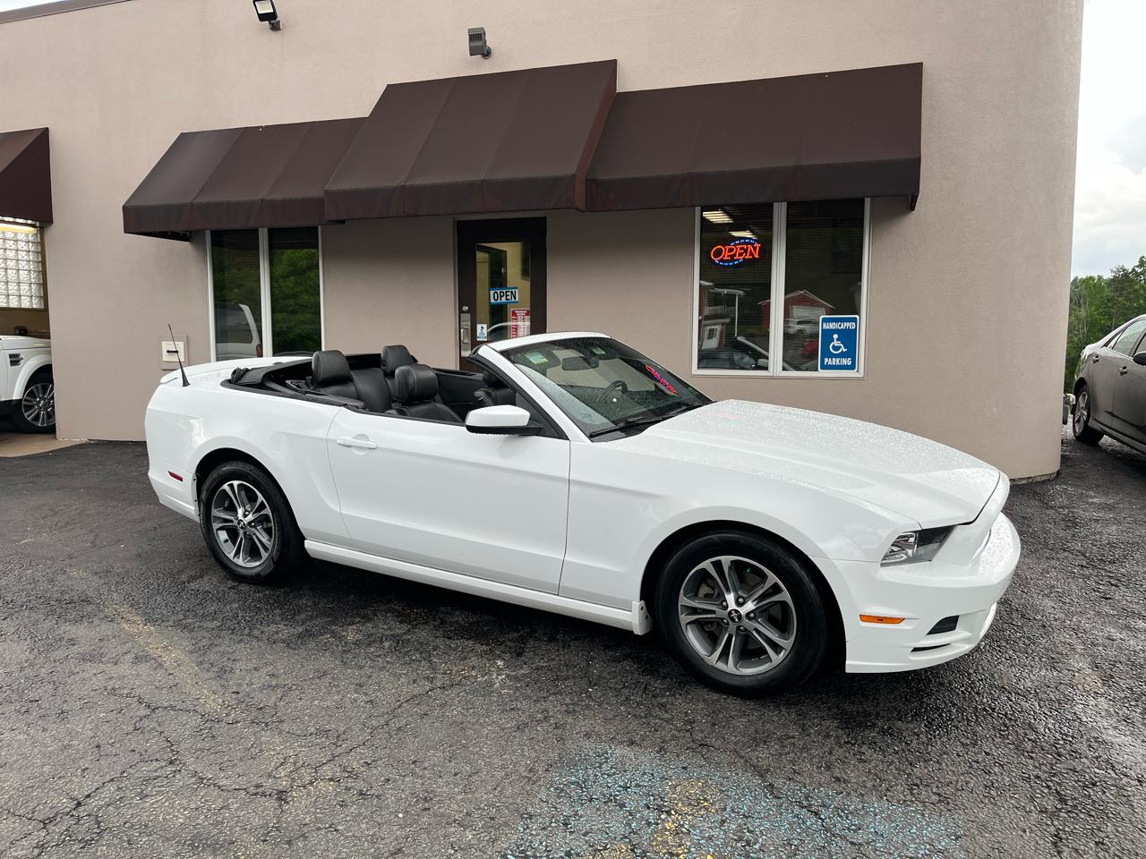 Ford Mustang V6 Convertible 2014