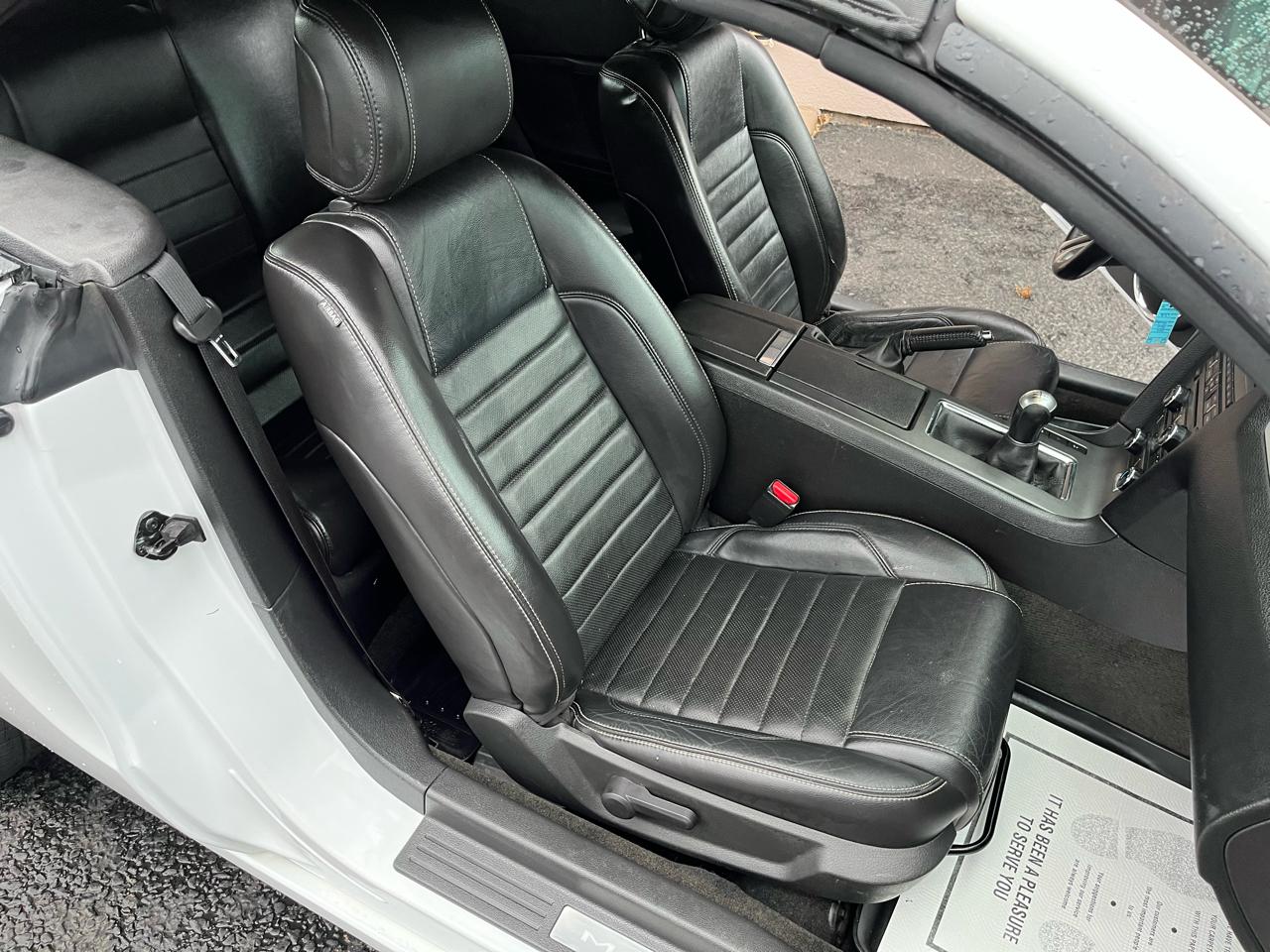 Ford Mustang V6 Convertible 2014