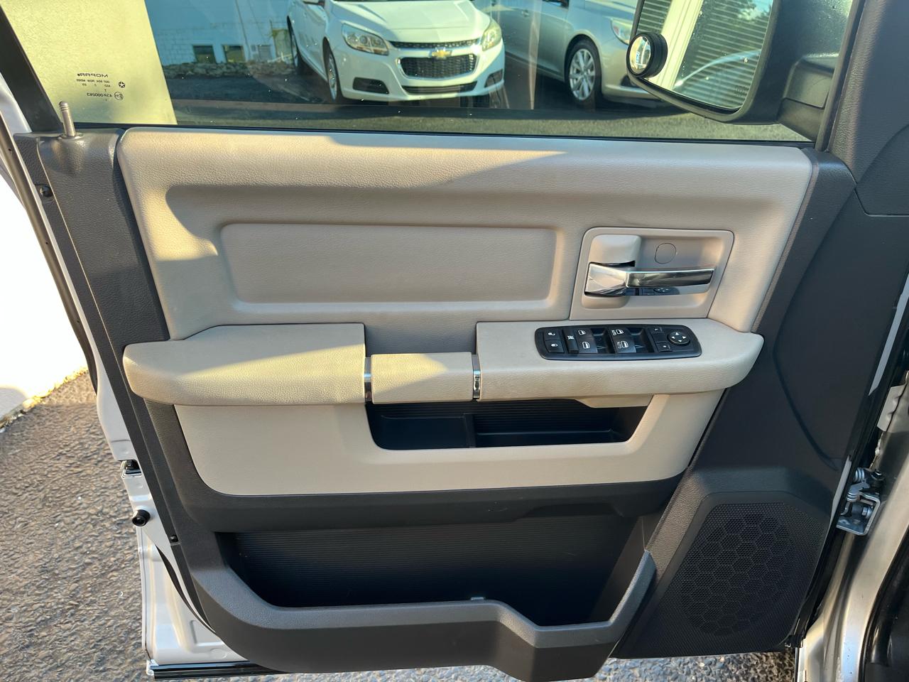 RAM 1500 SLT Quad Cab 4WD 2012