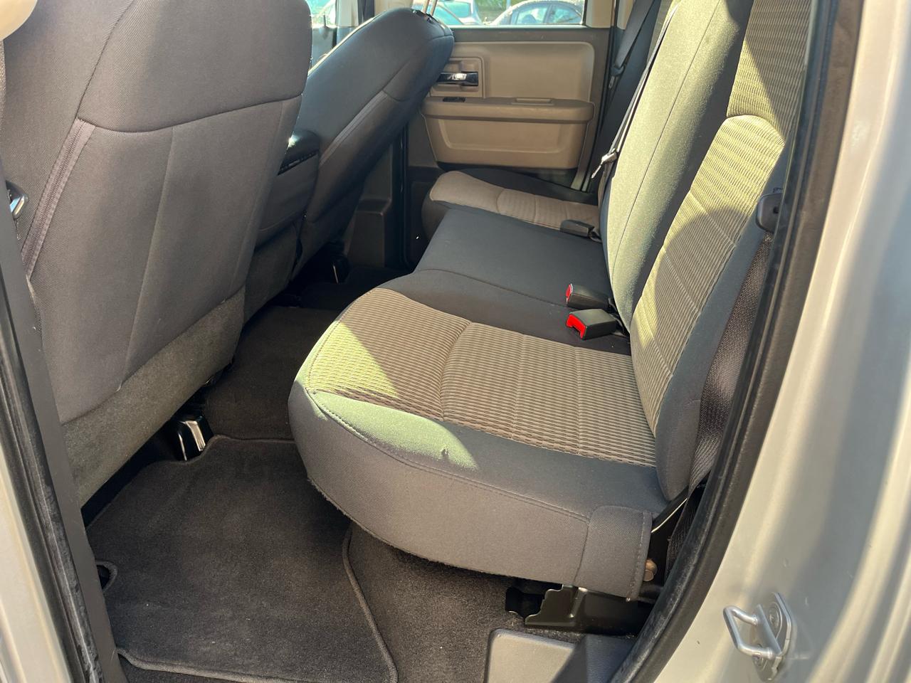 RAM 1500 SLT Quad Cab 4WD 2012