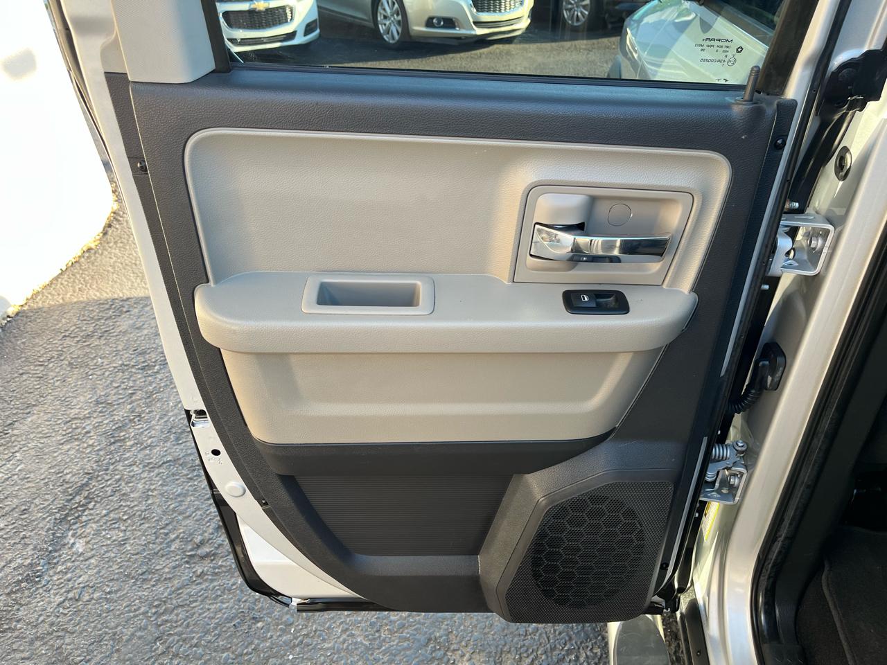 RAM 1500 SLT Quad Cab 4WD 2012