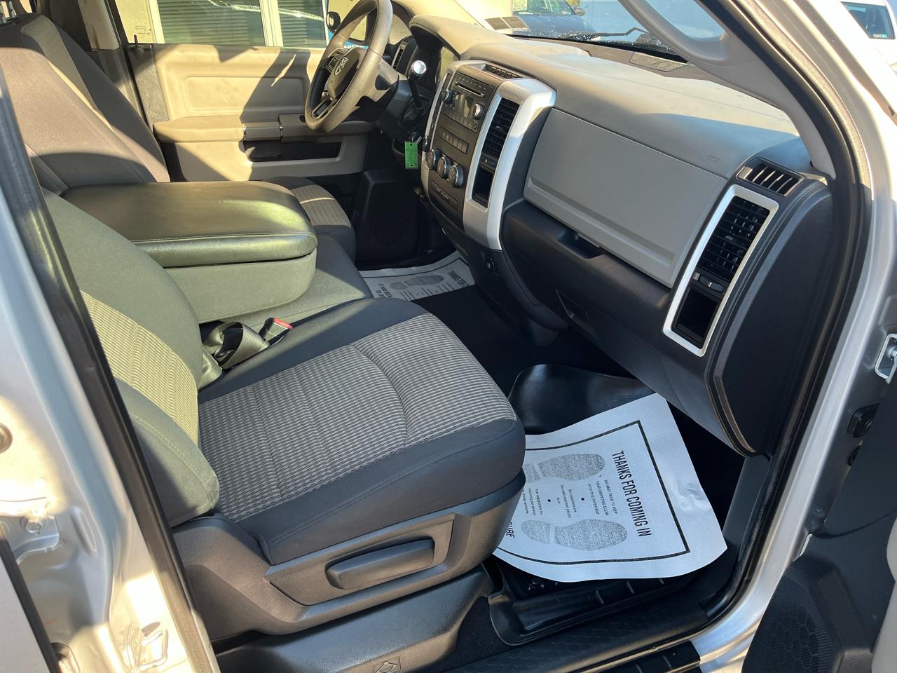 RAM 1500 SLT Quad Cab 4WD 2012