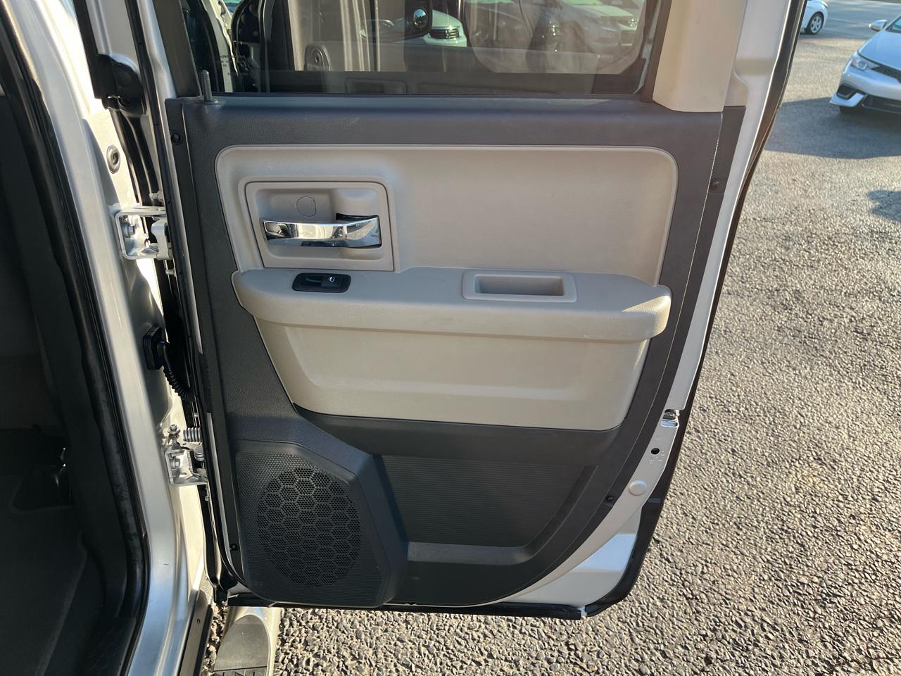 RAM 1500 SLT Quad Cab 4WD 2012