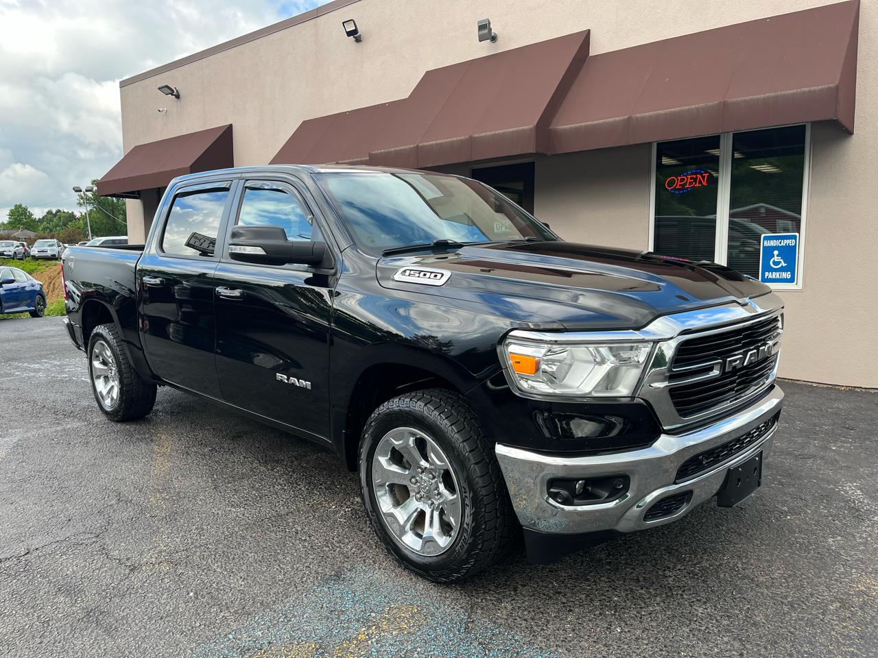 RAM 1500 Big Horn Crew Cab SWB 4WD 2019
