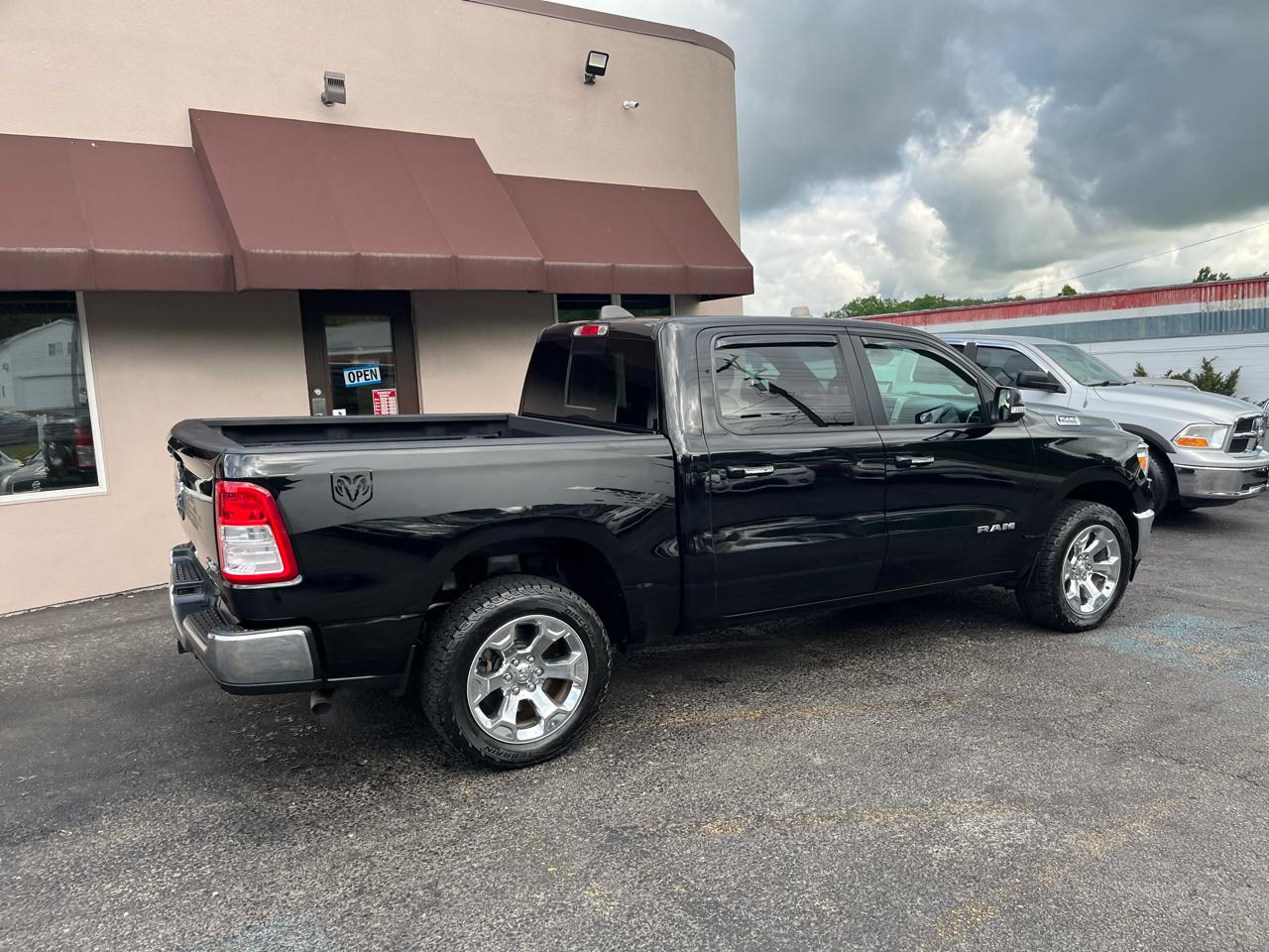 RAM 1500 Big Horn Crew Cab SWB 4WD 2019