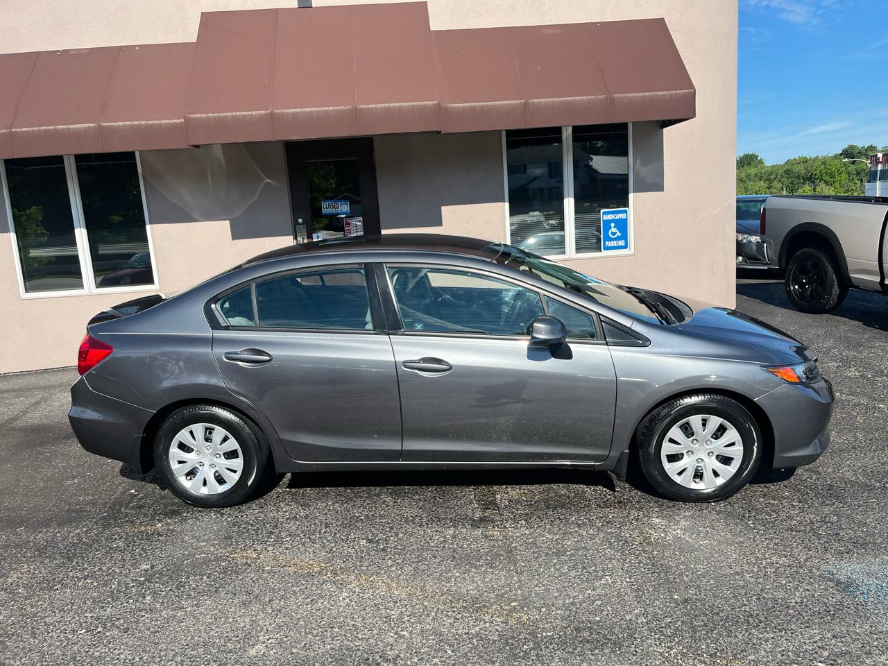 Honda Civic LX Sedan 5-Speed AT 2012