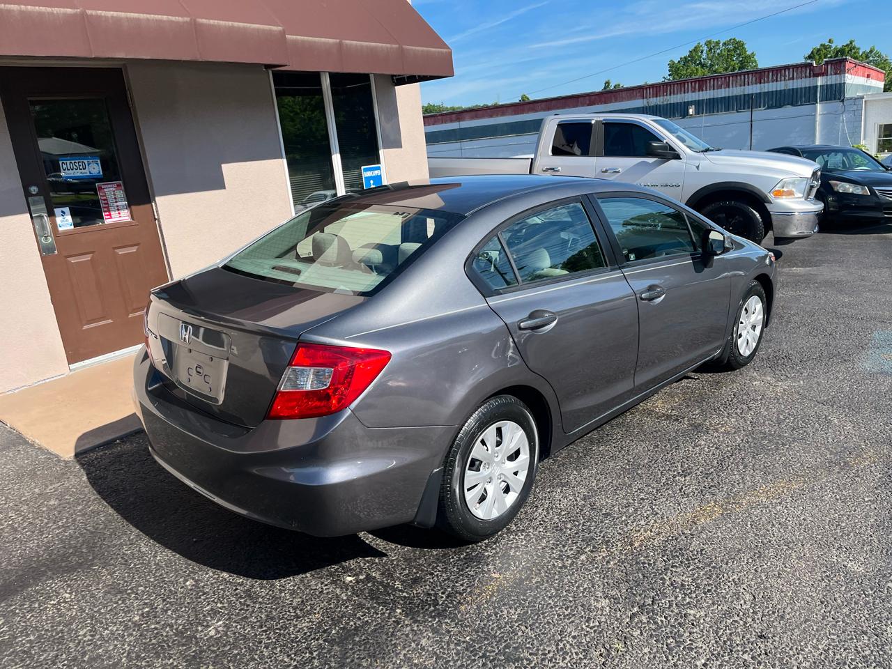 Honda Civic LX Sedan 5-Speed AT 2012