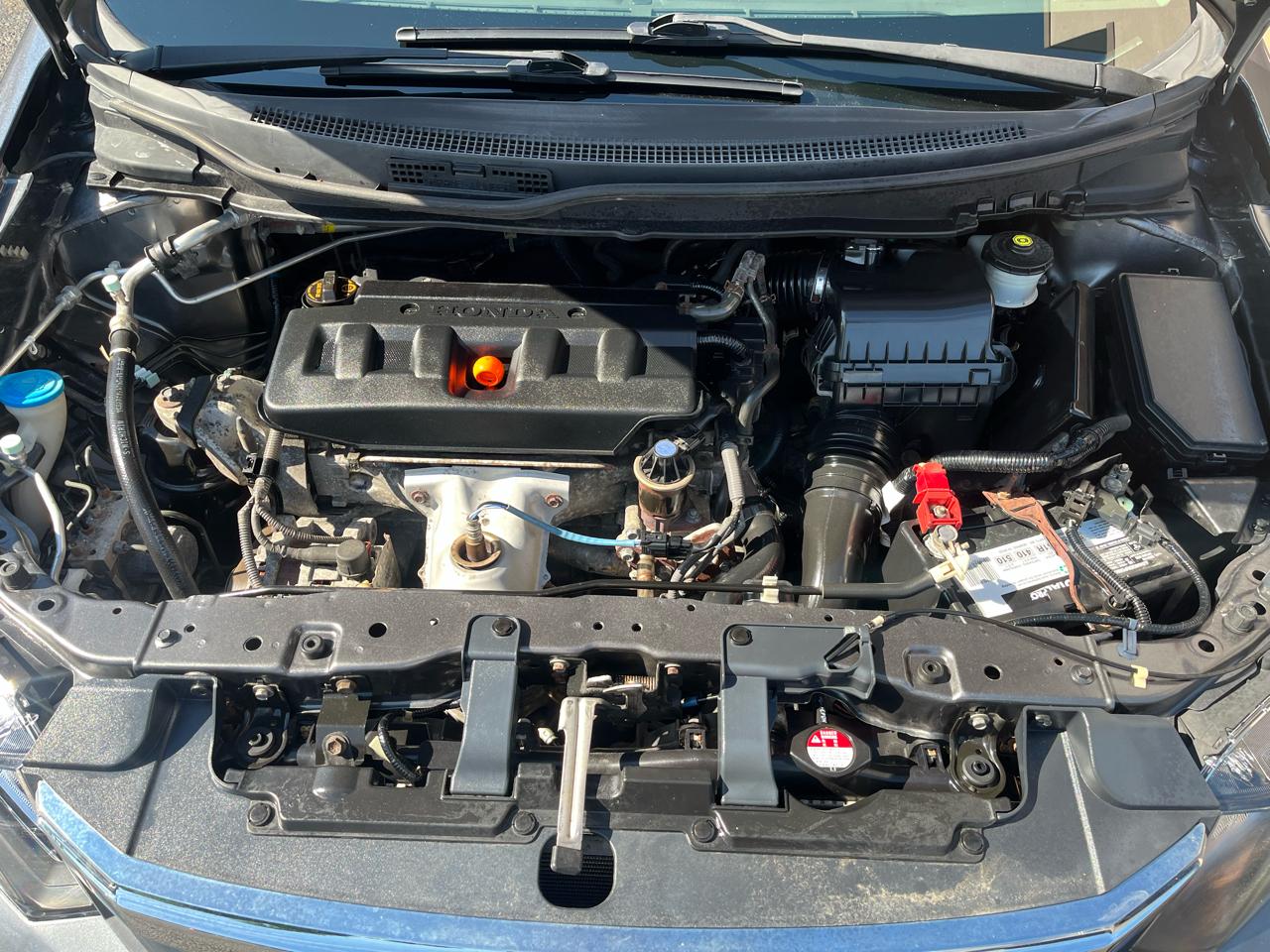 Honda Civic LX Sedan 5-Speed AT 2012