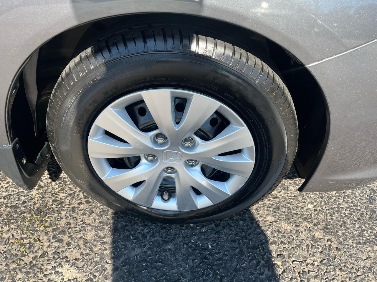 Honda Civic LX Sedan 5-Speed AT 2012