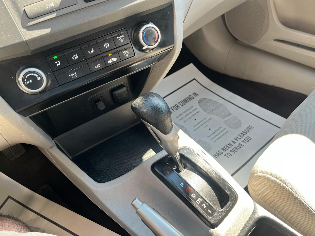 Honda Civic LX Sedan 5-Speed AT 2012