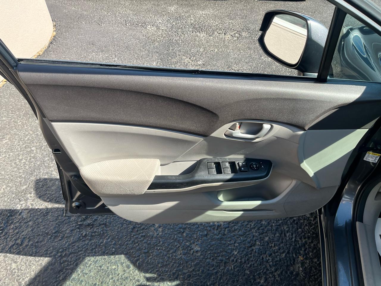 Honda Civic LX Sedan 5-Speed AT 2012
