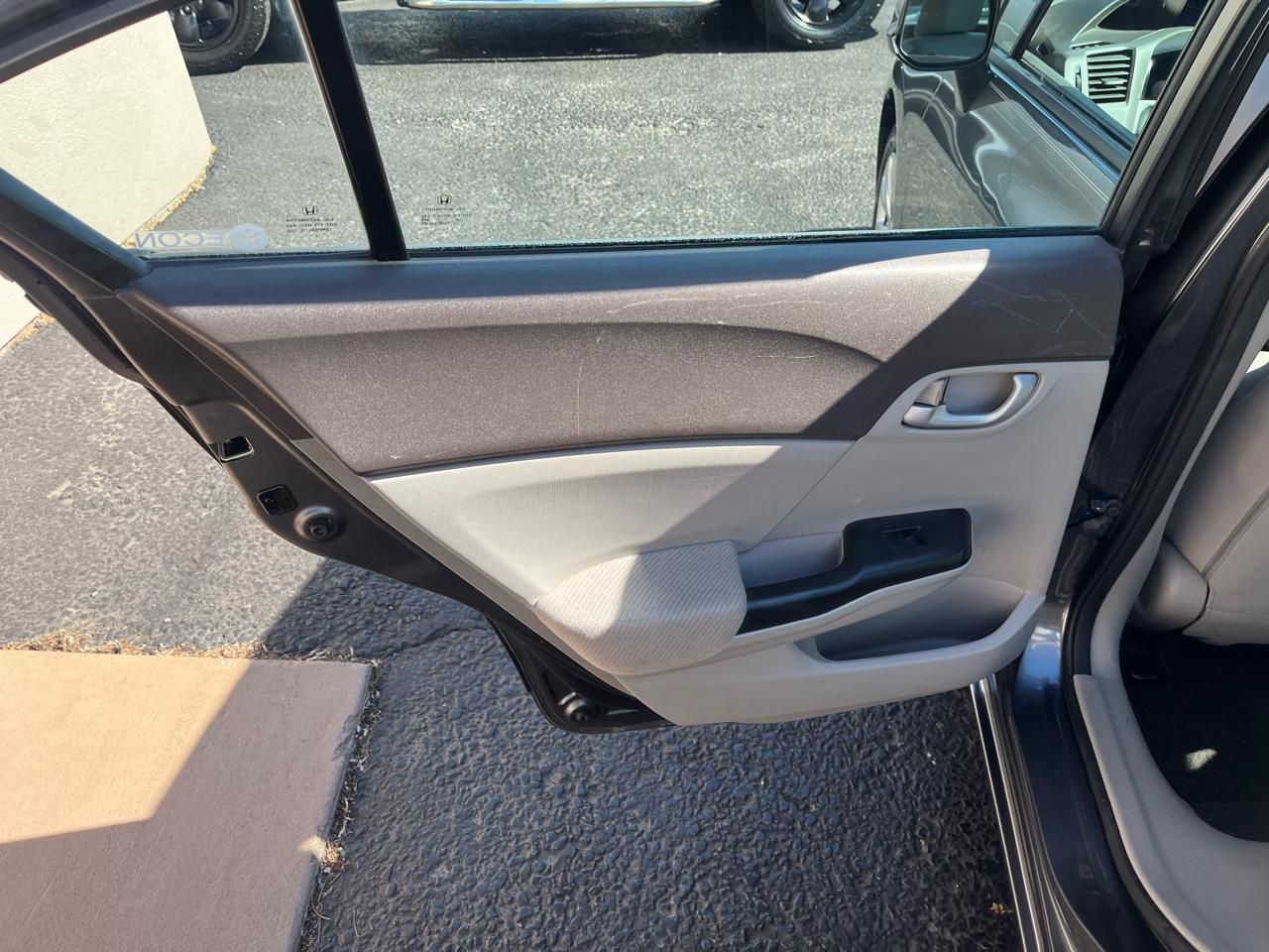 Honda Civic LX Sedan 5-Speed AT 2012