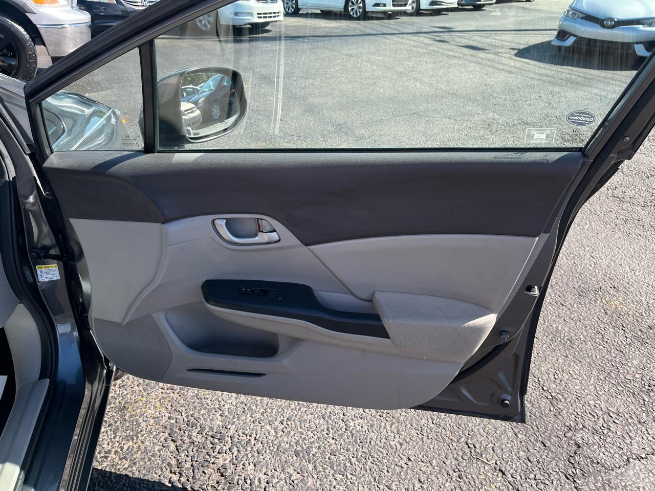 Honda Civic LX Sedan 5-Speed AT 2012