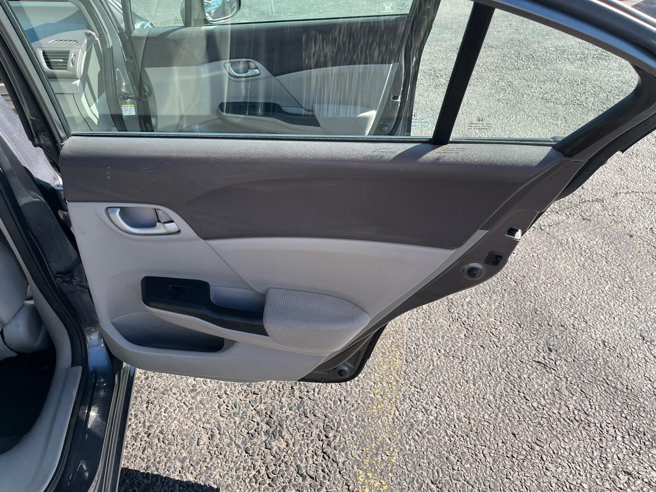 Honda Civic LX Sedan 5-Speed AT 2012