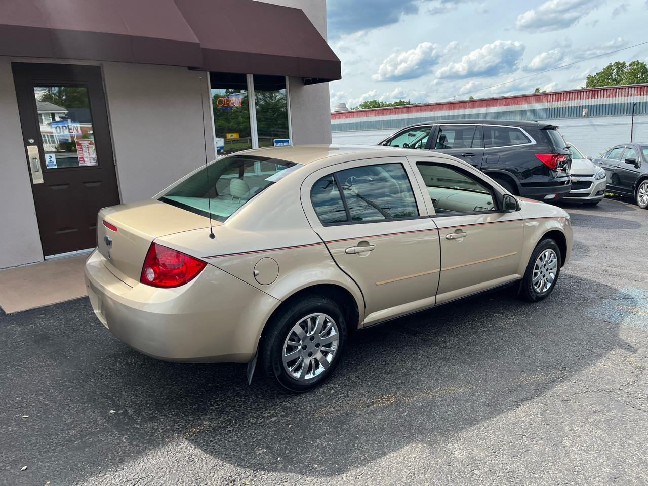 Chevrolet Cobalt LS Sedan 2005