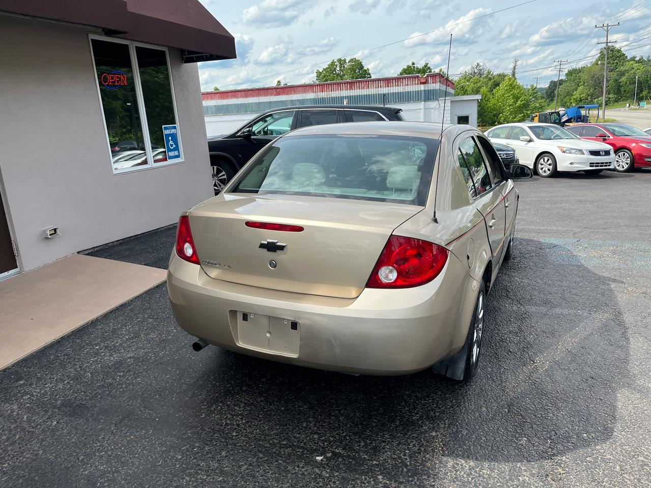 Chevrolet Cobalt LS Sedan 2005