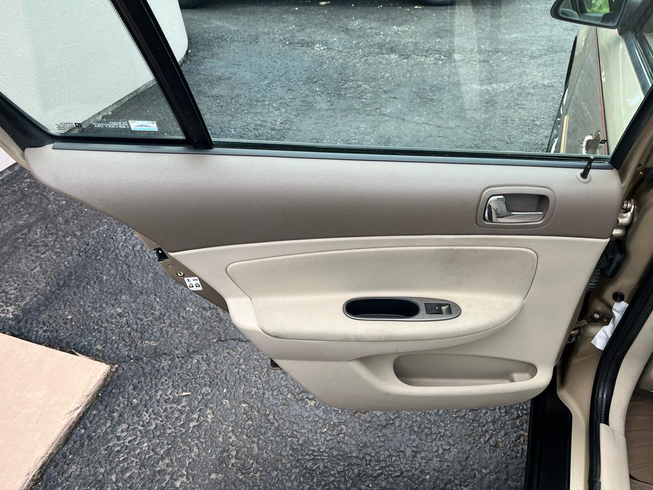 Chevrolet Cobalt LS Sedan 2005