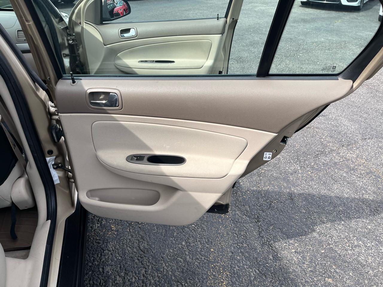 Chevrolet Cobalt LS Sedan 2005
