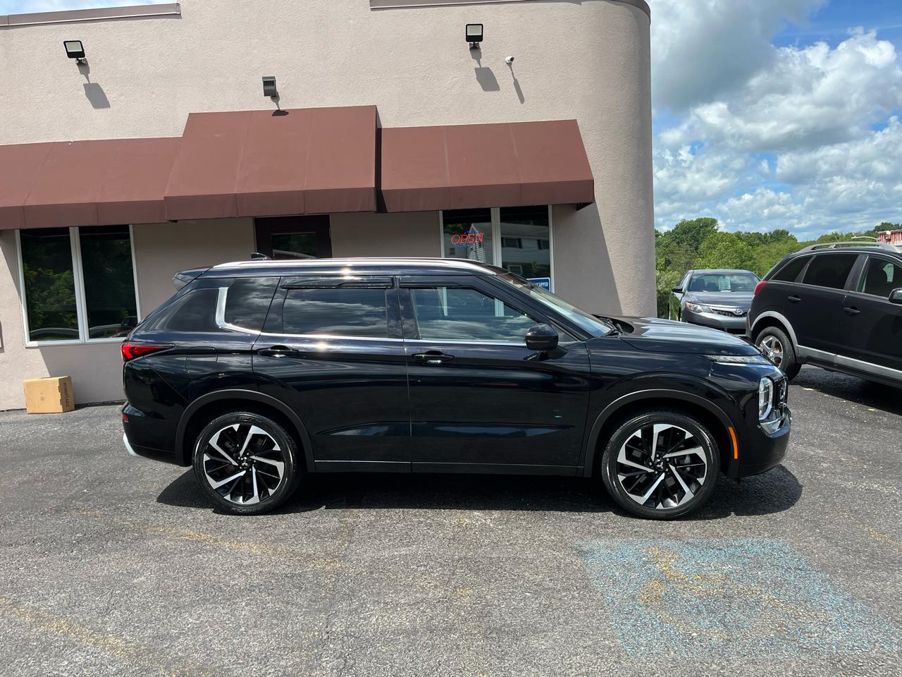 Mitsubishi Outlander  2022