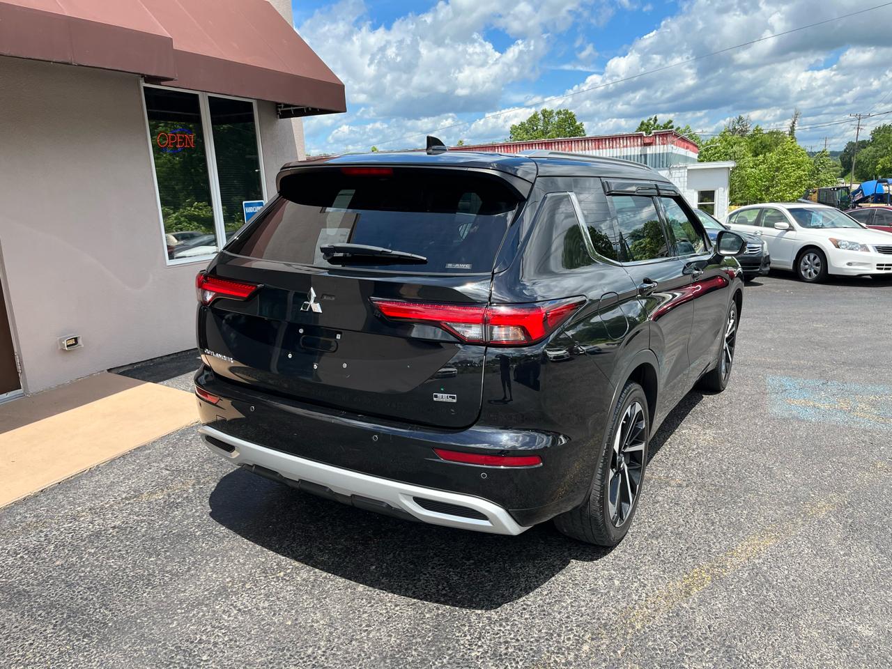 Mitsubishi Outlander  2022