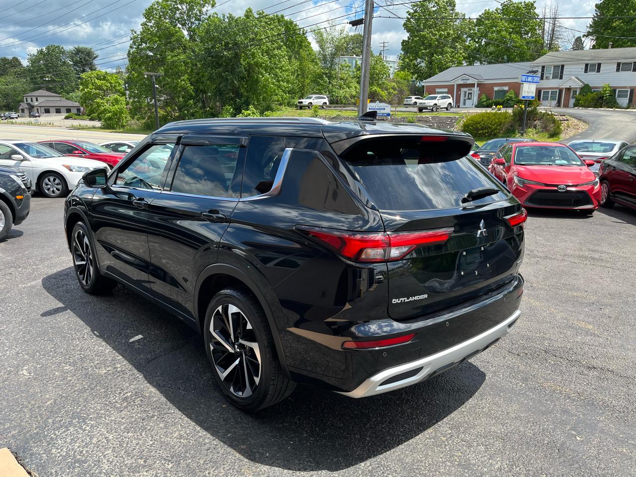 Mitsubishi Outlander  2022