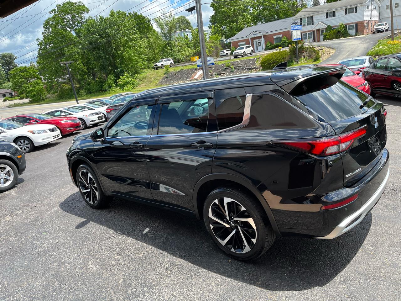 Mitsubishi Outlander  2022