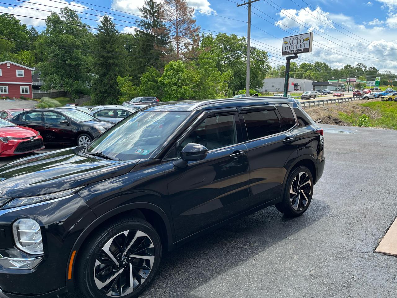 Mitsubishi Outlander  2022