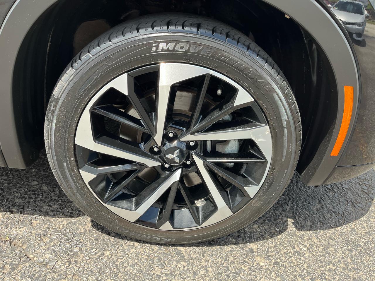 Mitsubishi Outlander  2022