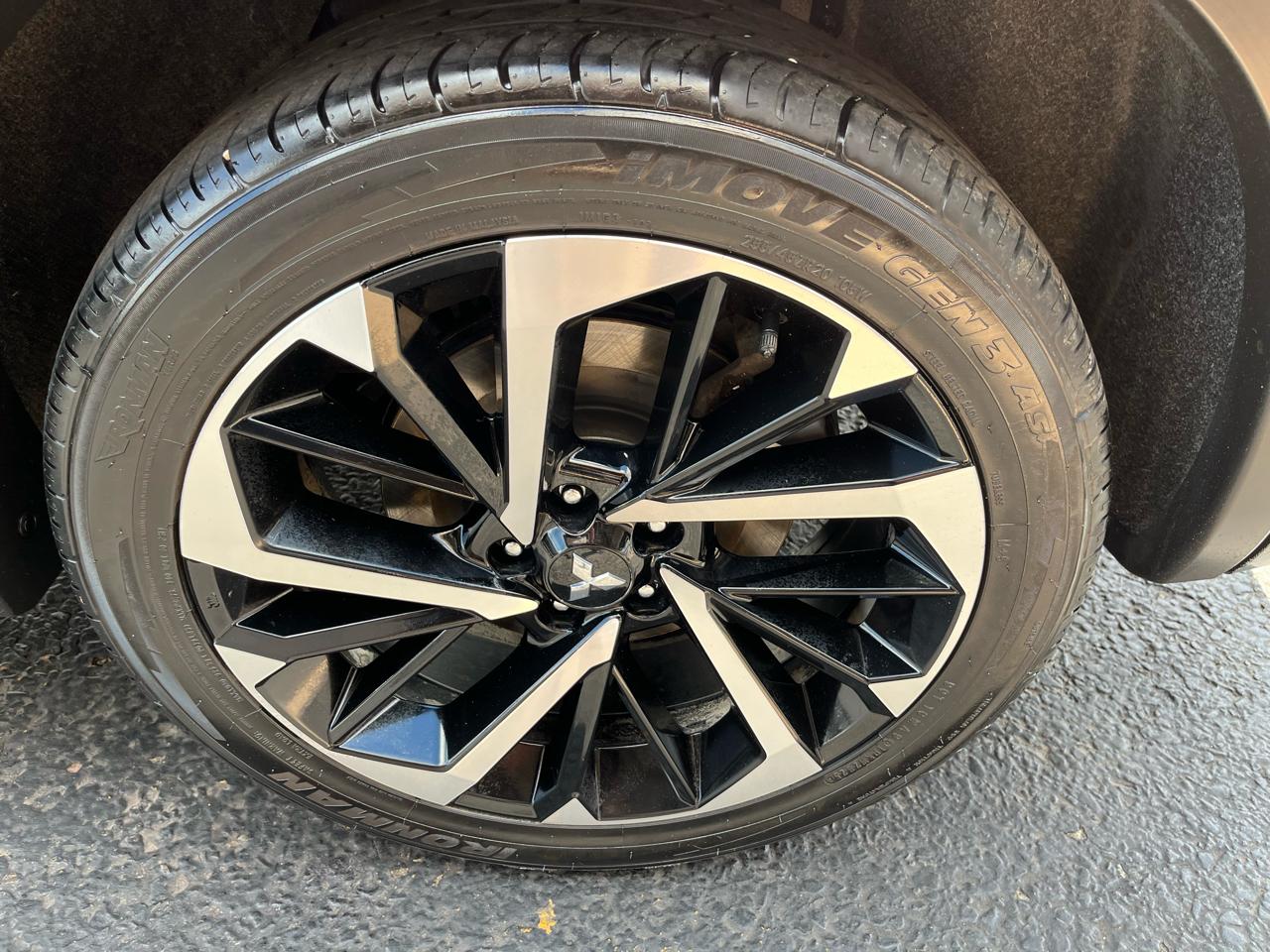 Mitsubishi Outlander  2022
