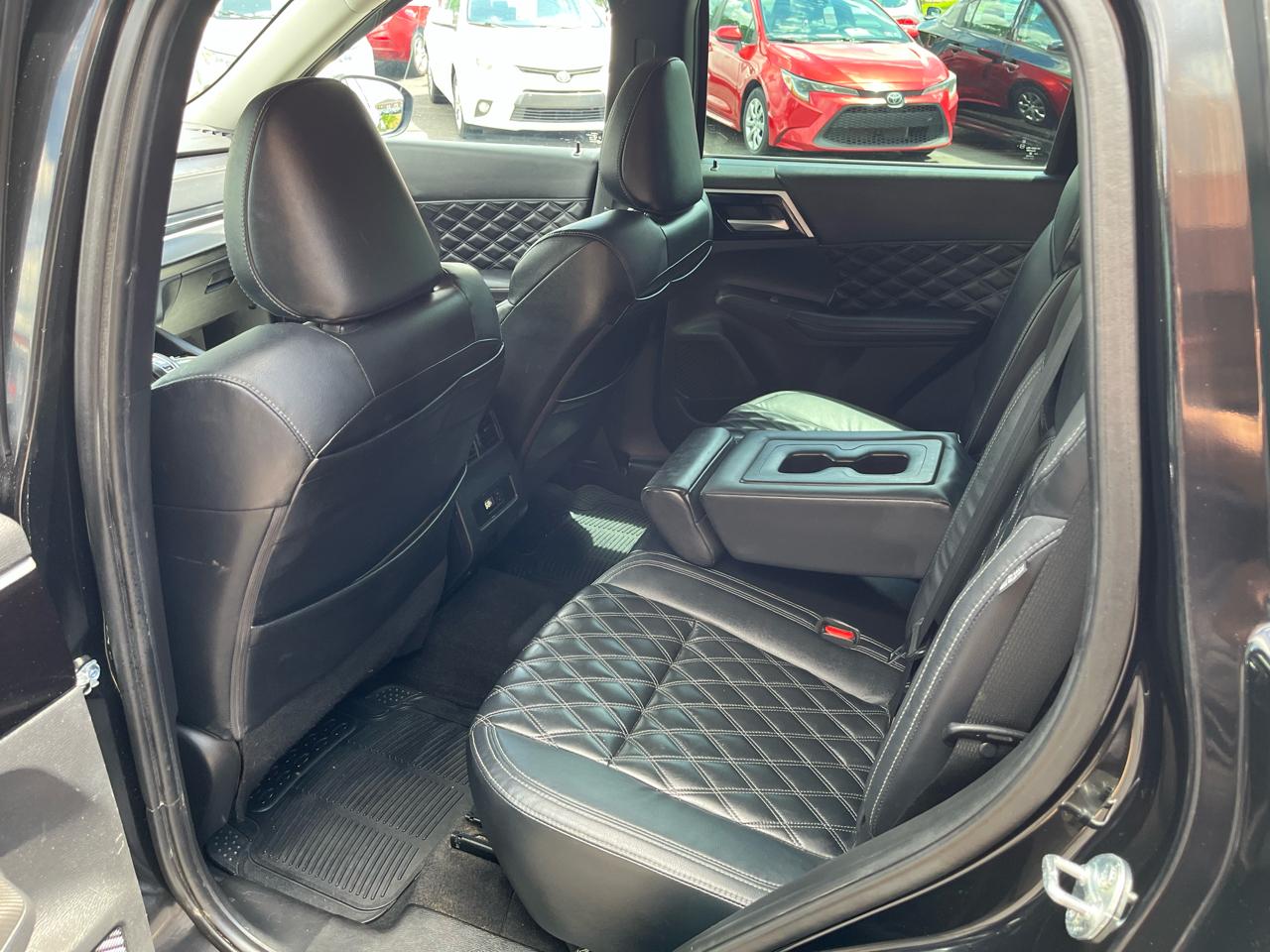 Mitsubishi Outlander  2022