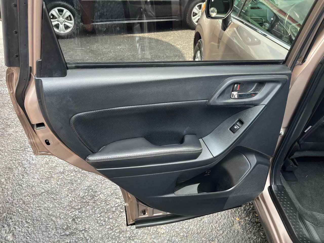 Subaru Forester 2.5i Limited 2014