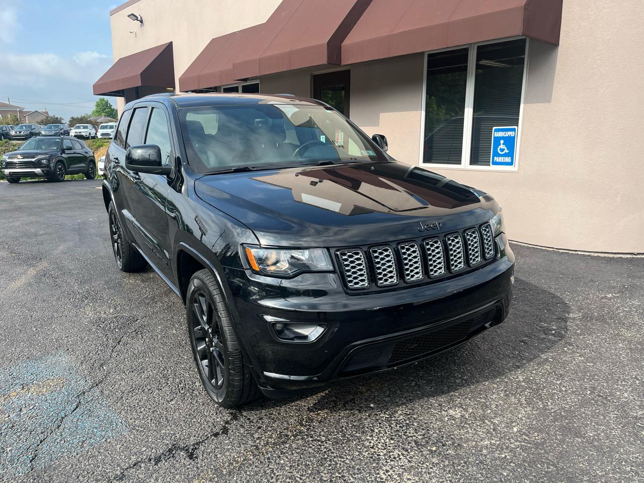 Jeep Grand Cherokee Altitude 4D SUV 4WD 2017