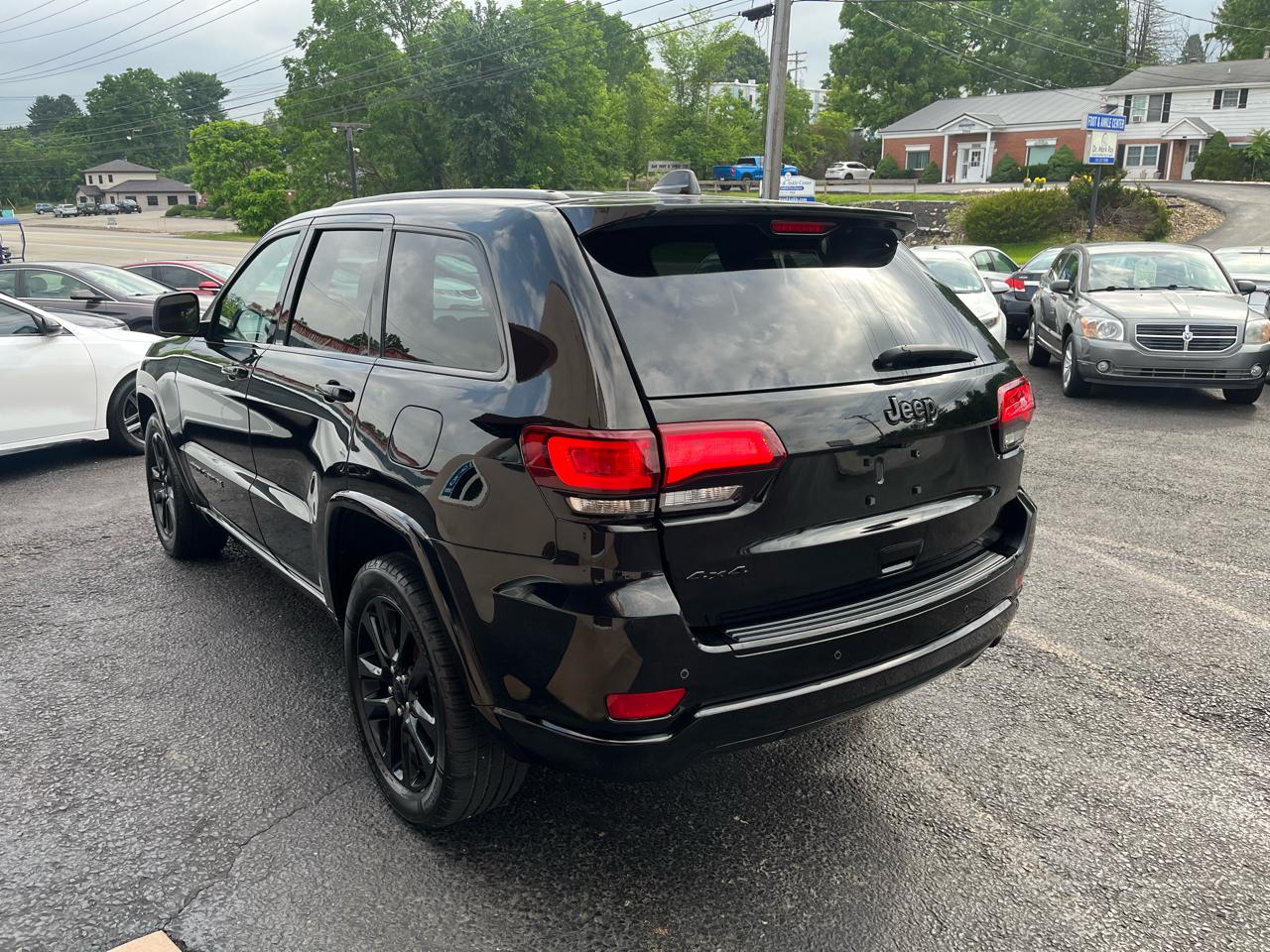 Jeep Grand Cherokee Altitude 4D SUV 4WD 2017