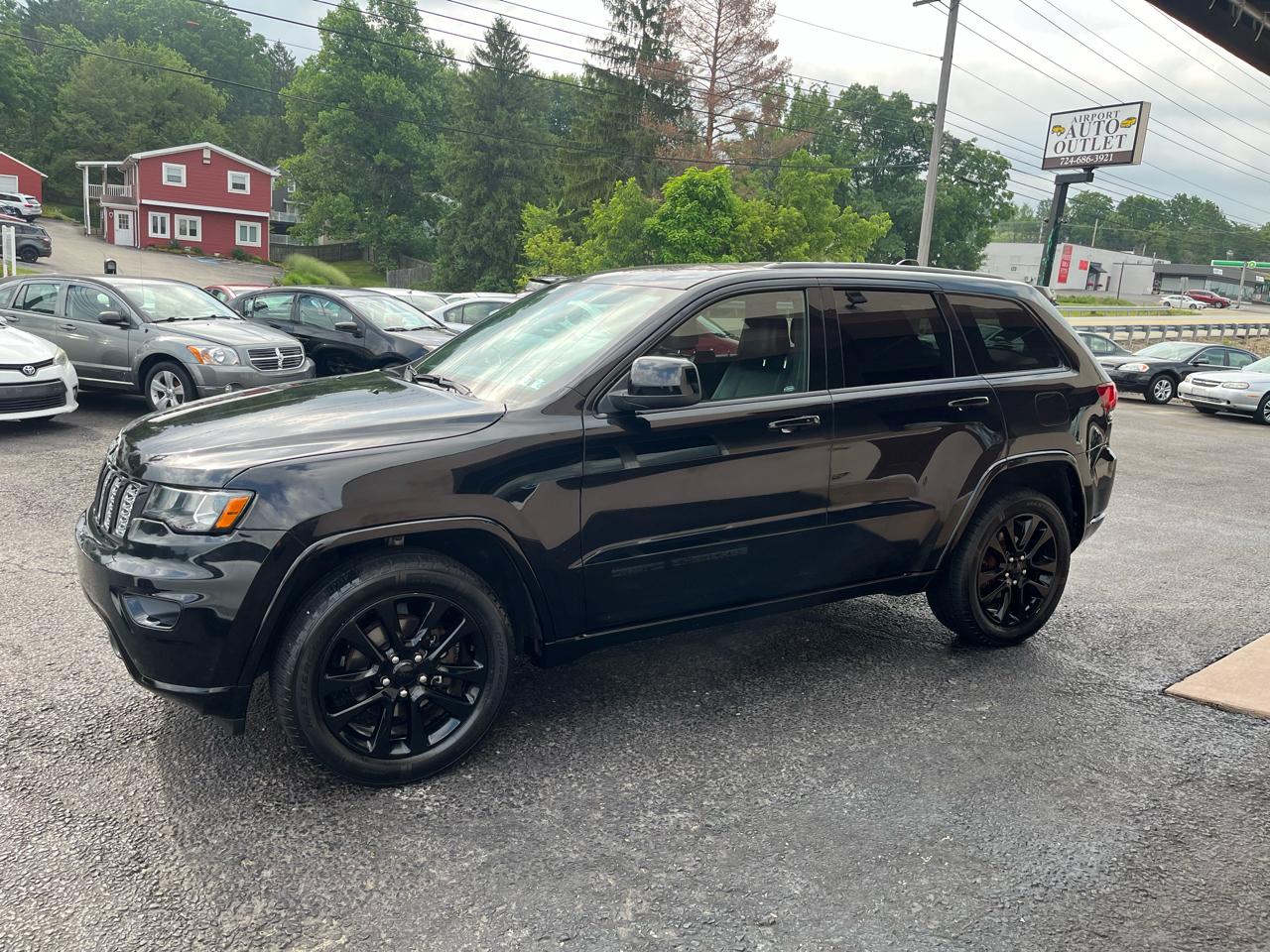 Jeep Grand Cherokee Altitude 4D SUV 4WD 2017