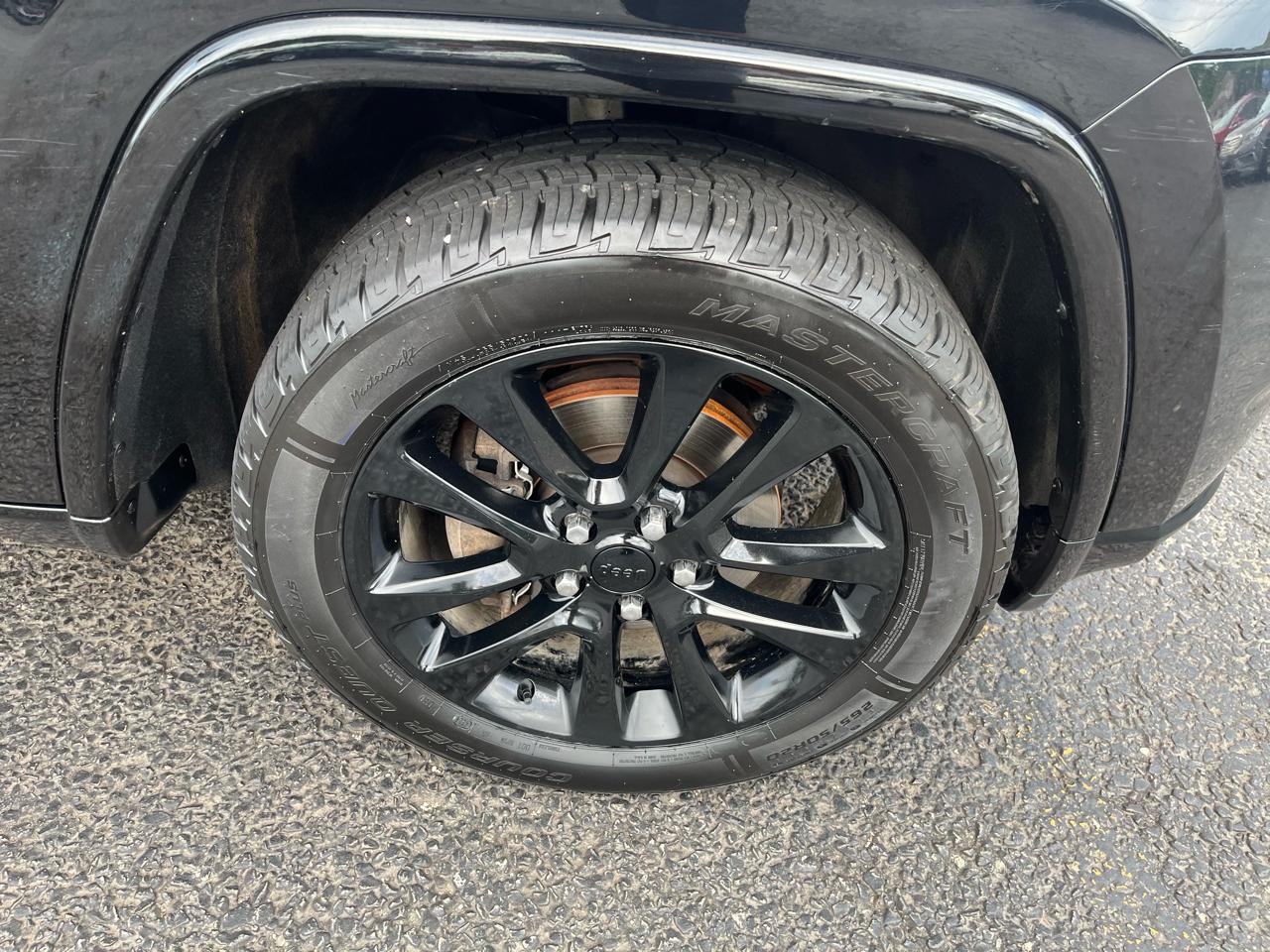 Jeep Grand Cherokee Altitude 4D SUV 4WD 2017