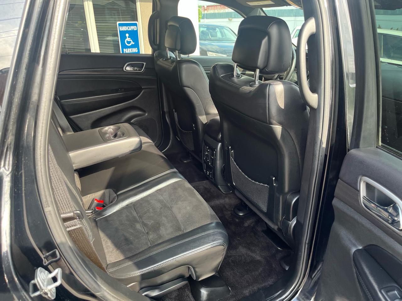 Jeep Grand Cherokee Altitude 4D SUV 4WD 2017