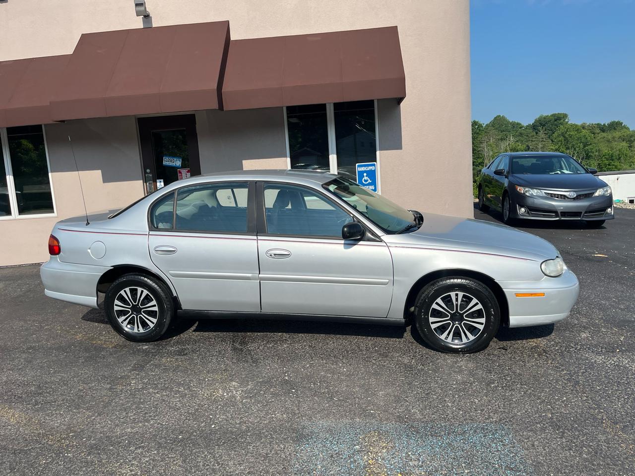 Chevrolet Classic 4dr Sdn 2005