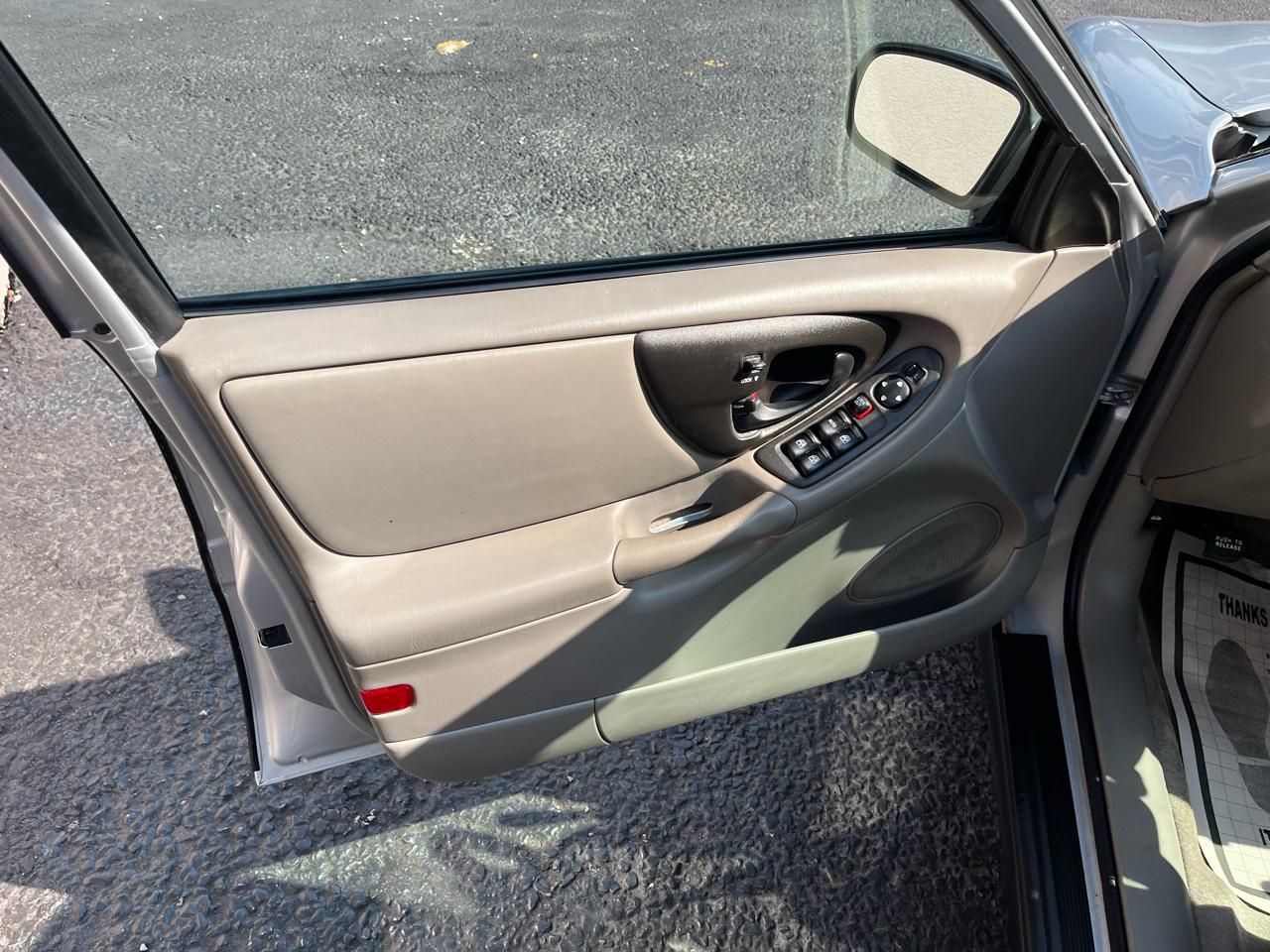Chevrolet Classic 4dr Sdn 2005