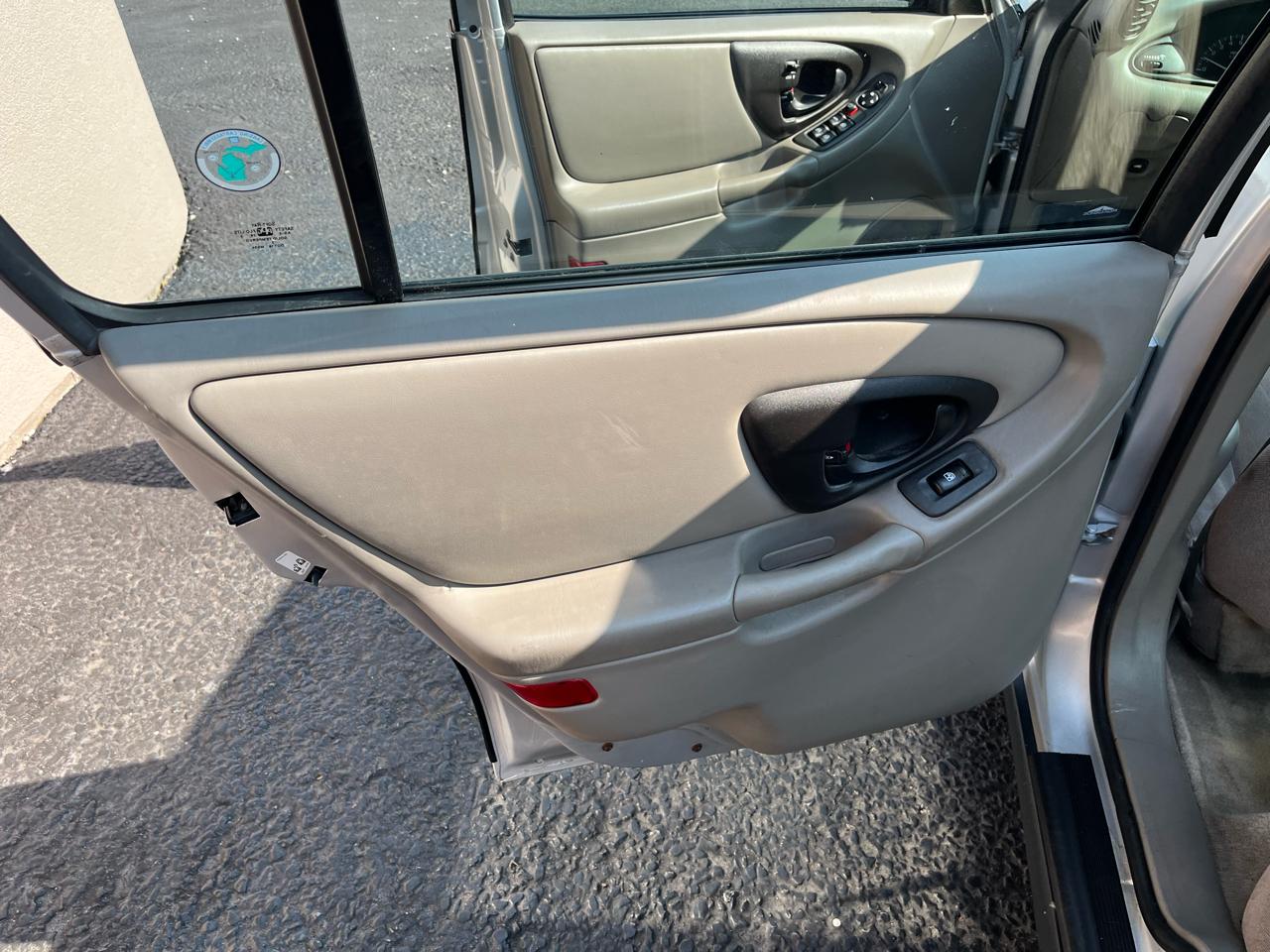 Chevrolet Classic 4dr Sdn 2005