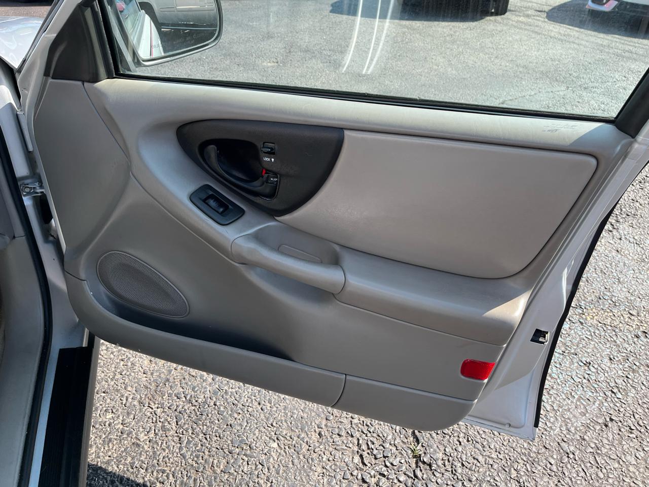 Chevrolet Classic 4dr Sdn 2005