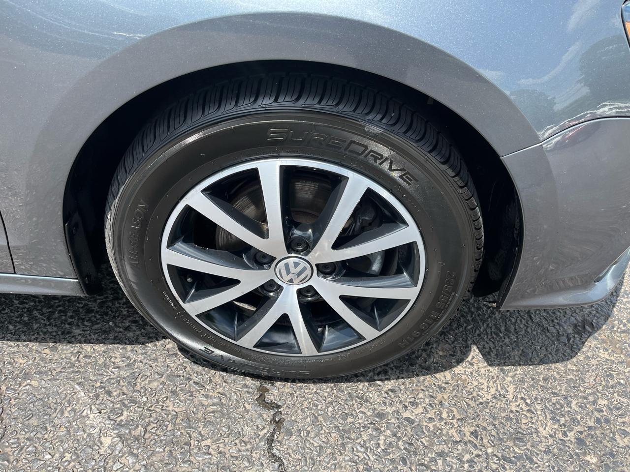 Volkswagen Jetta 1.4T SE 6A 2017