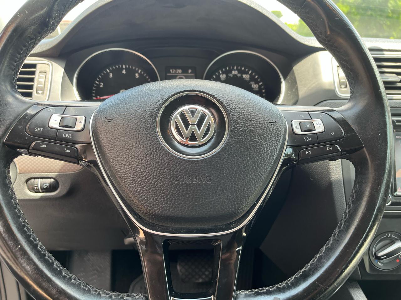 Volkswagen Jetta 1.4T SE 6A 2017
