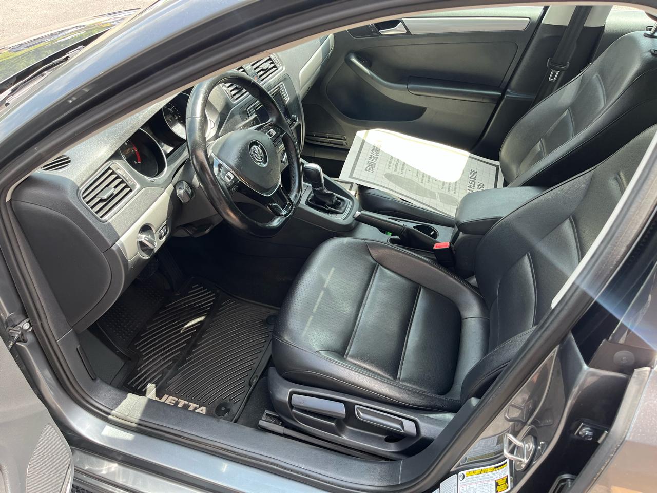 Volkswagen Jetta 1.4T SE 6A 2017