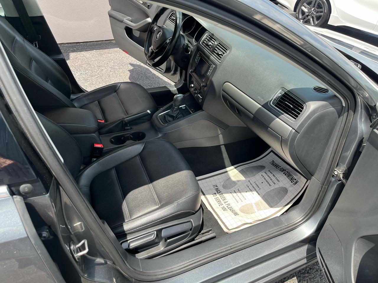 Volkswagen Jetta 1.4T SE 6A 2017