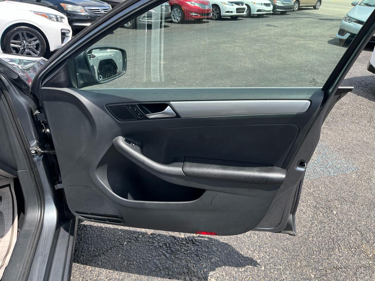 Volkswagen Jetta 1.4T SE 6A 2017