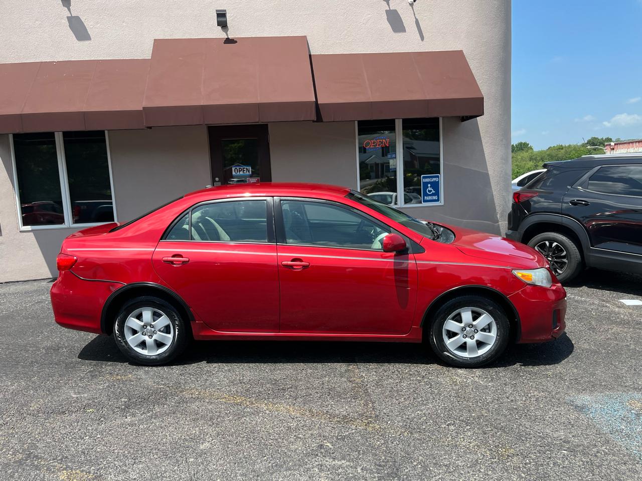 Toyota Corolla LE 4-Speed AT 2011